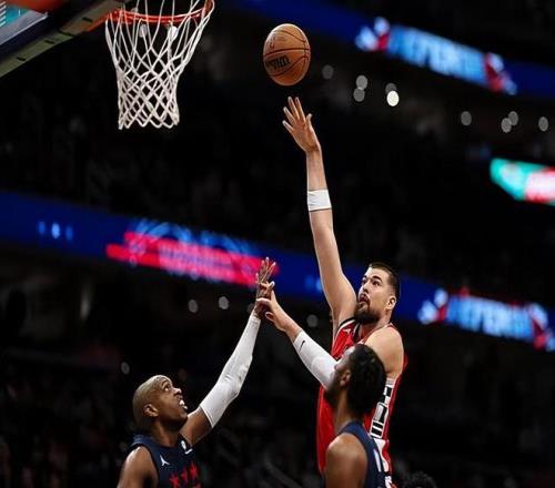 罗体辟谣,新恋情旧照,疑云,开云体育,开云体育官网,开云体育app,开云体育平台,KAIYUN,SPORTS,kaiyun登录入口